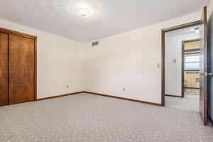 Edgewood Dr-S2110-026.jpg