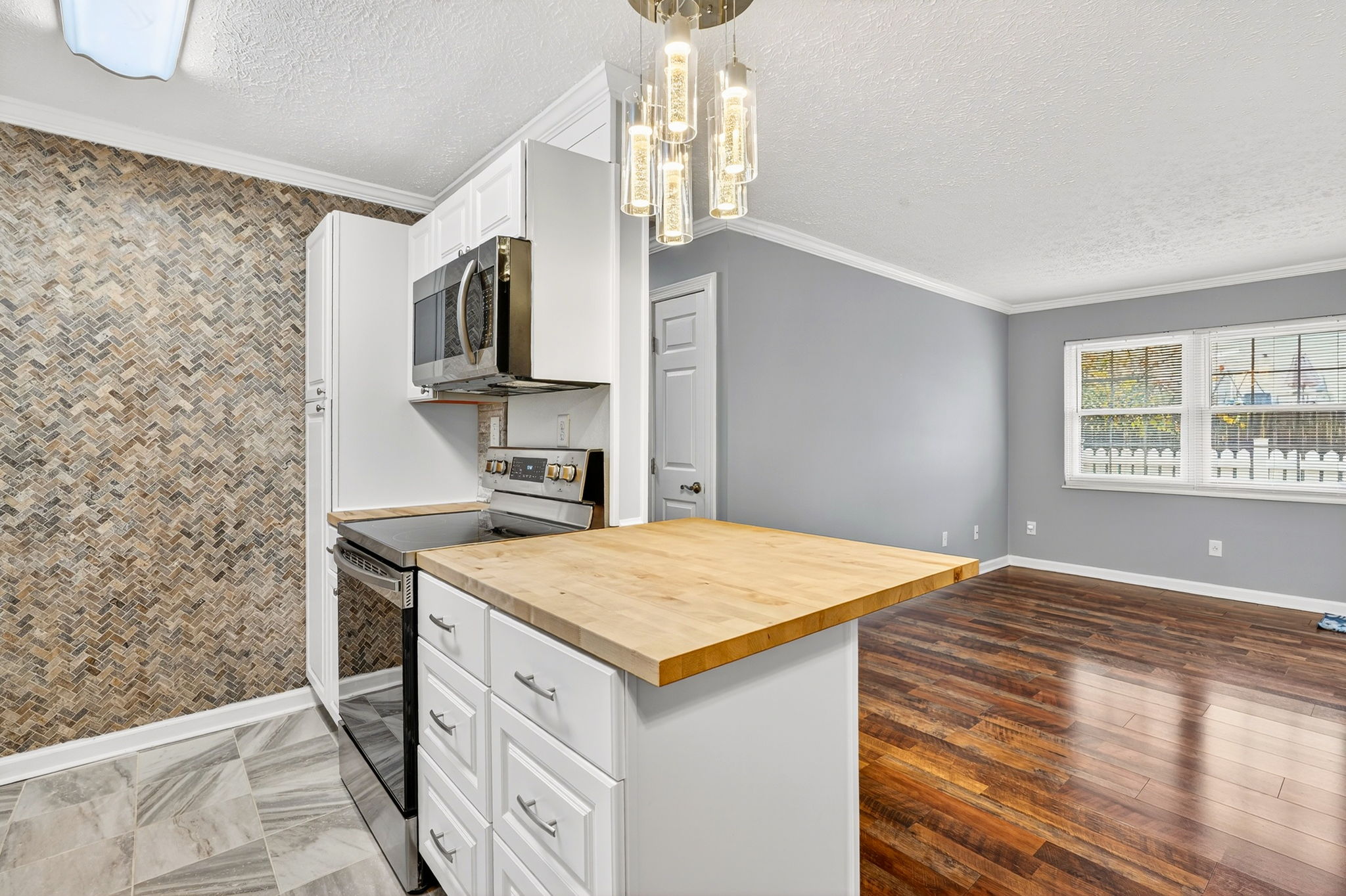 4419 Hammerton Dr  (14)