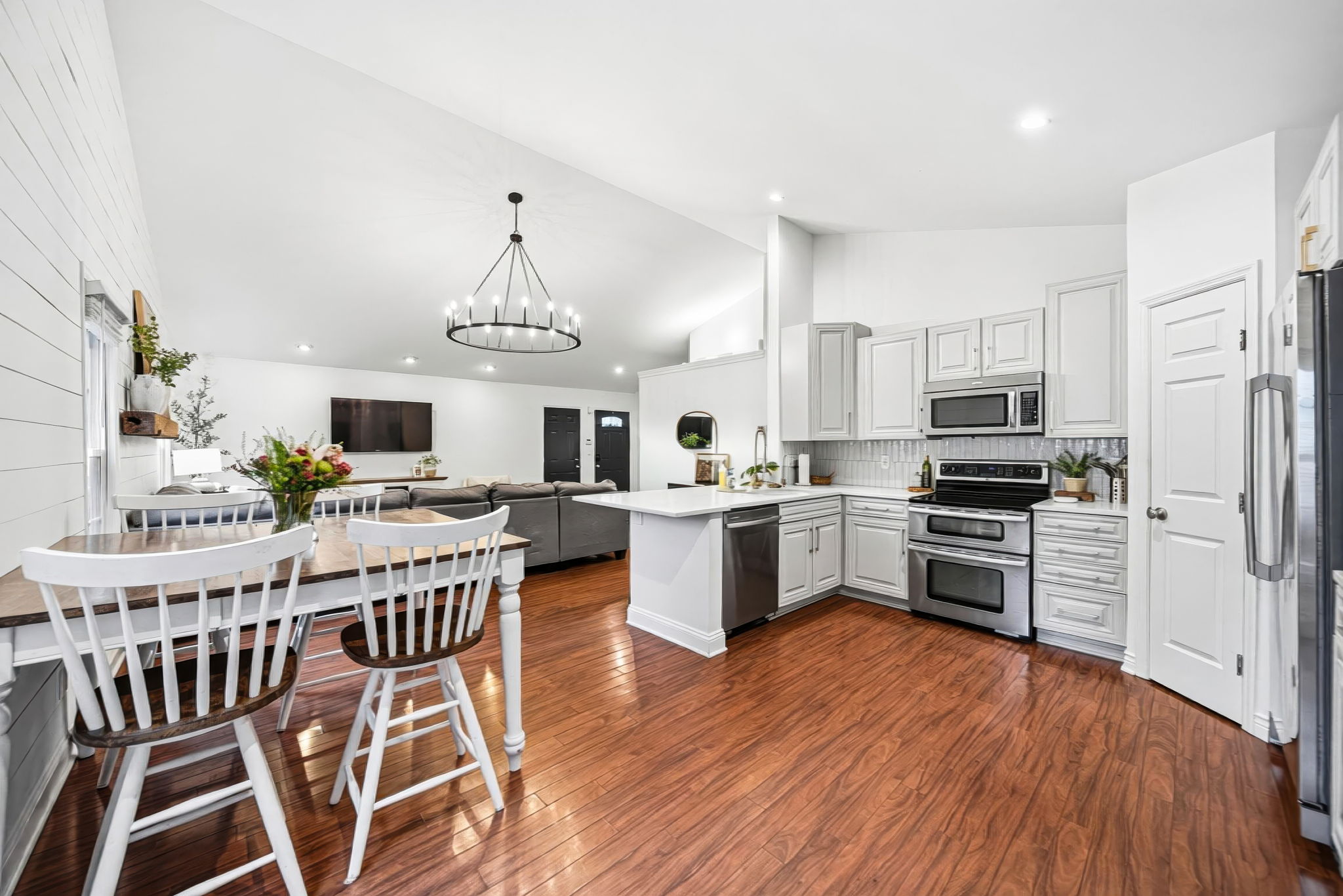 V.S.- 4419 Prairie Pine Ct, Hilliard-14
