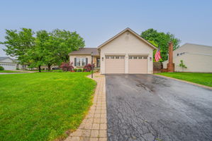V.S.- 4419 Prairie Pine Ct, Hilliard-1