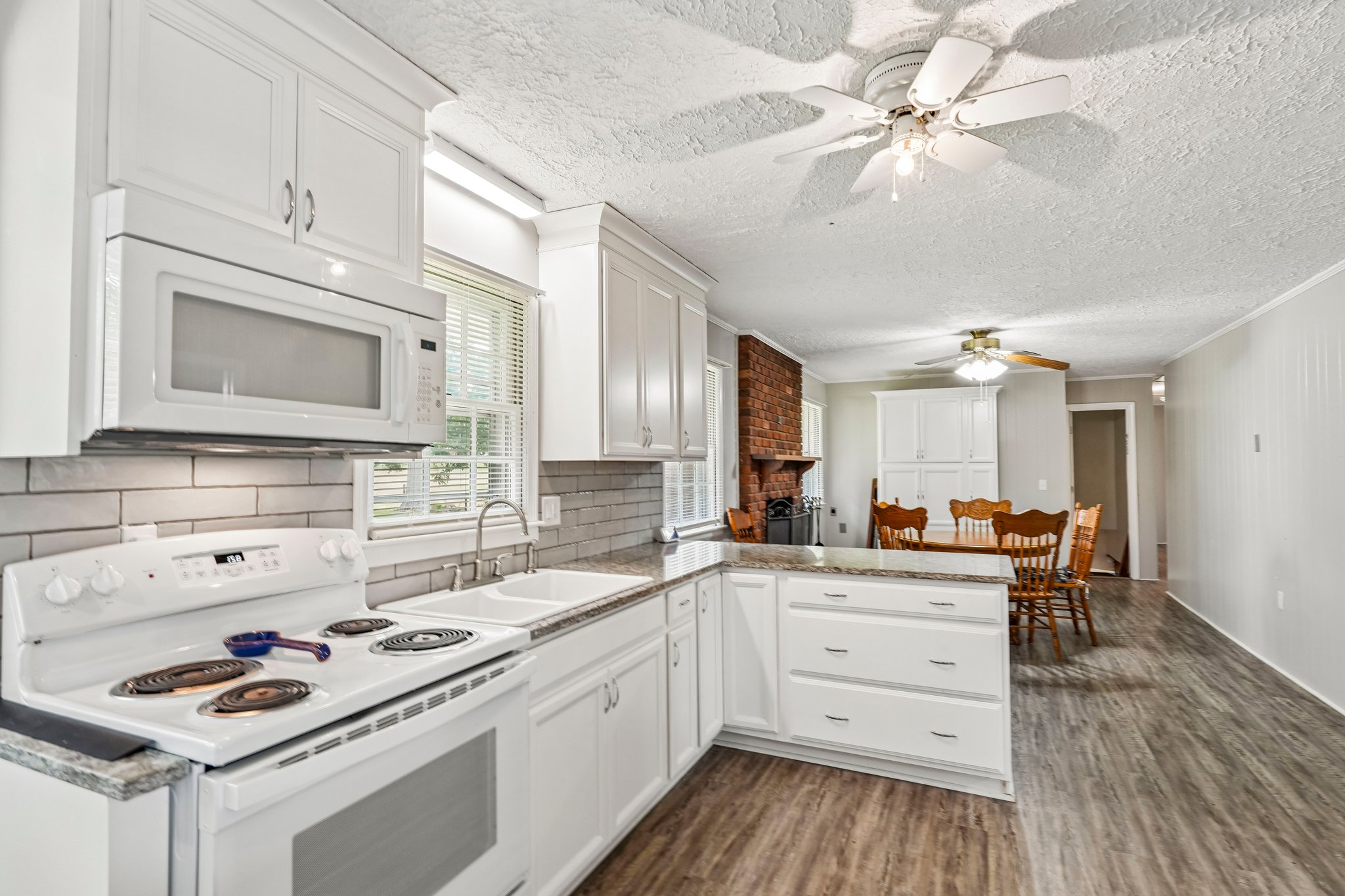 Patrick Rd-S1609-017.jpg