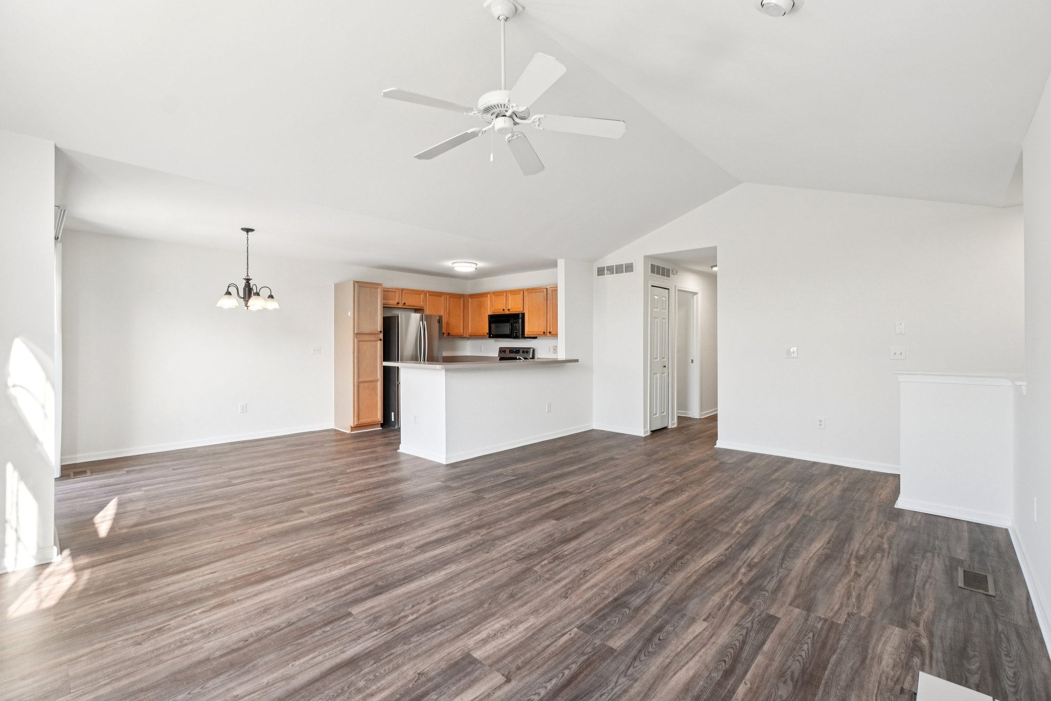 Princeton Dr-S2802-008.jpg