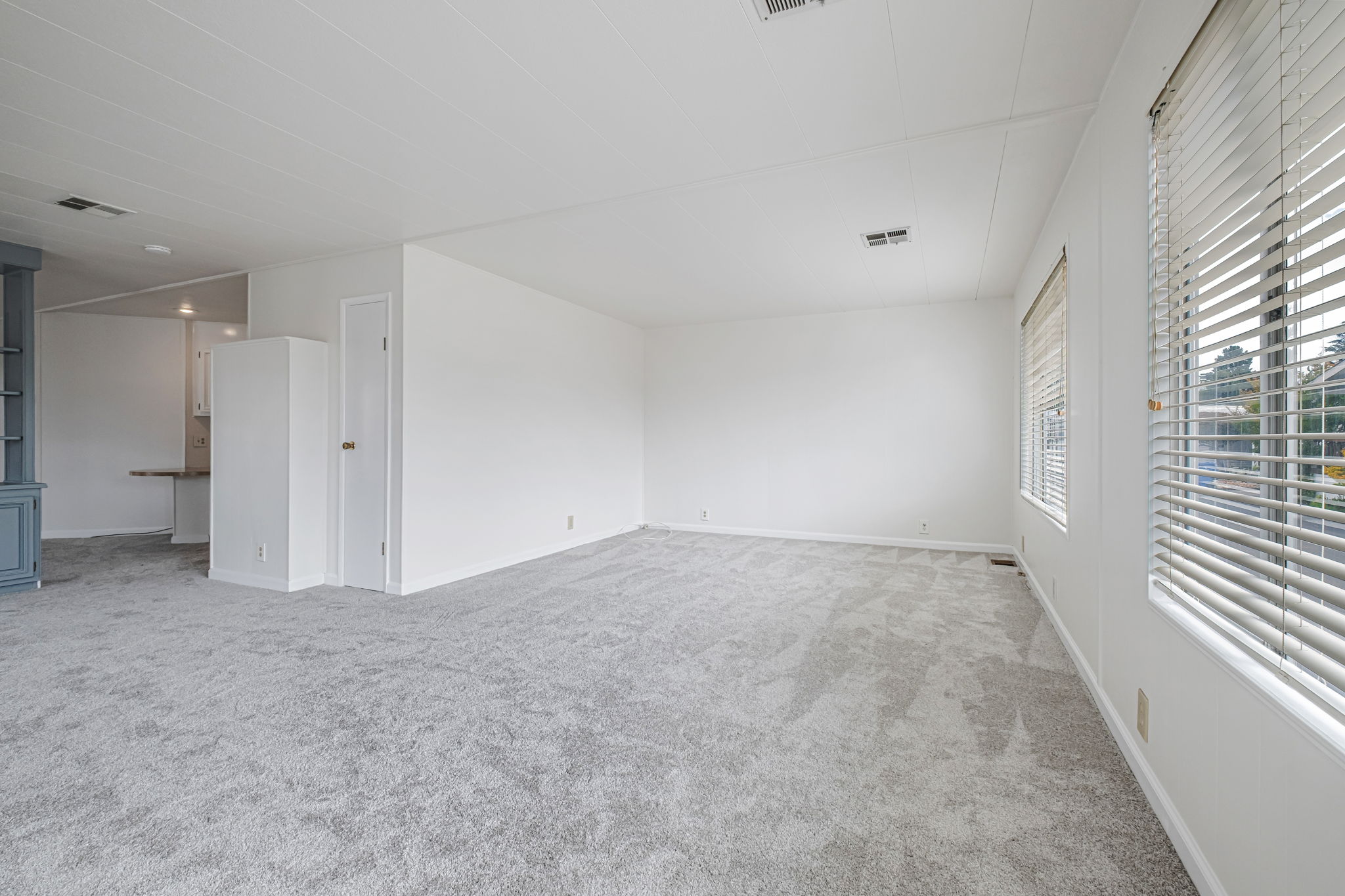 007_ 4425 Clares St 52