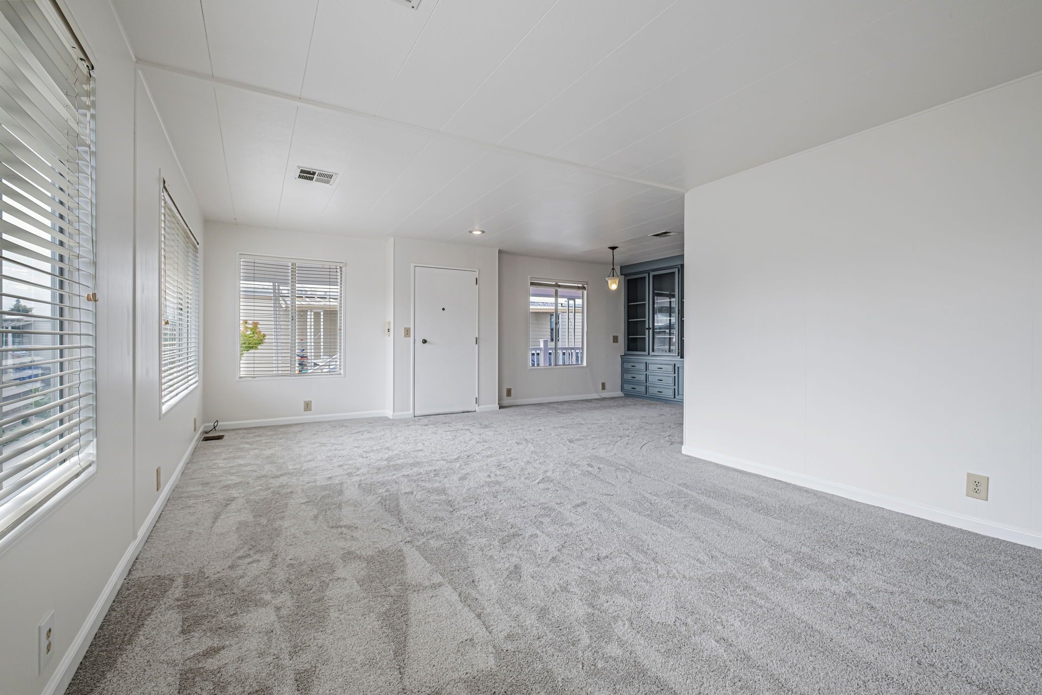 008_ 4425 Clares St 52