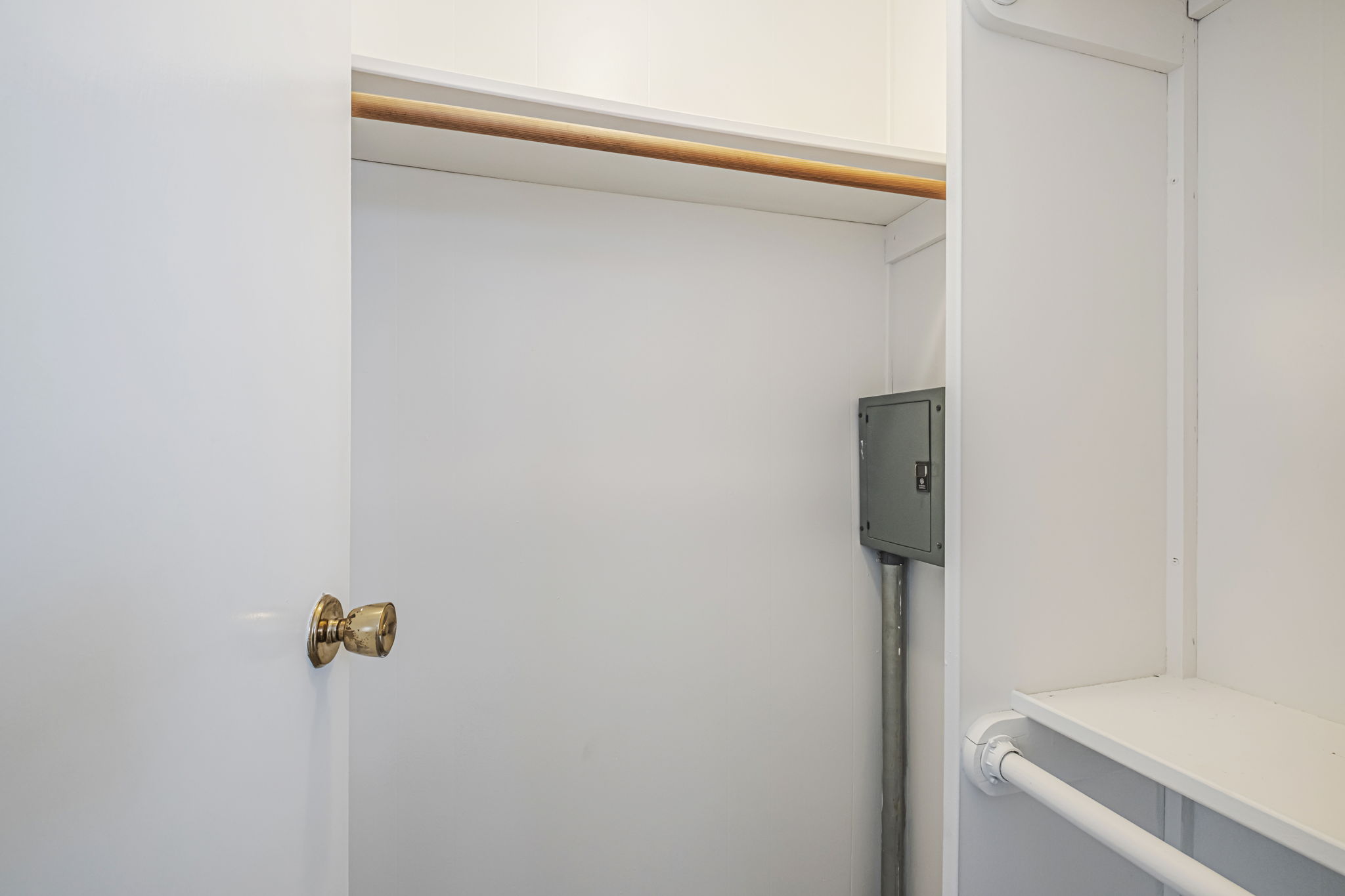 025_ 4425 Clares St 52