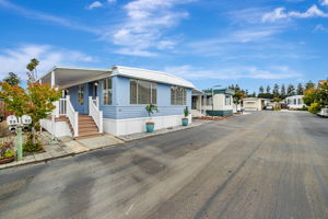 002_ 4425 Clares St 52