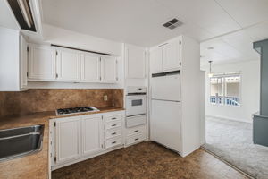 016_ 4425 Clares St 52