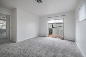 020_ 4425 Clares St 52