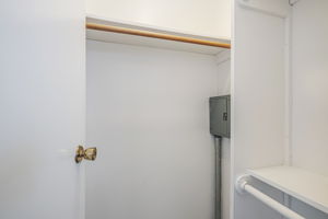 025_ 4425 Clares St 52