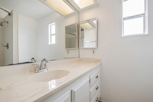 027_ 4425 Clares St 52