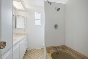 028_ 4425 Clares St 52