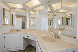 030_ 4425 Clares St 52