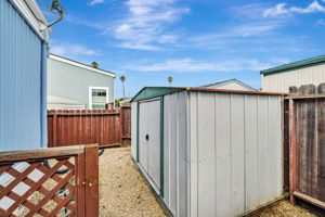 032_ 4425 Clares St 52