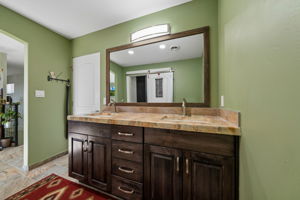  Photo 41
