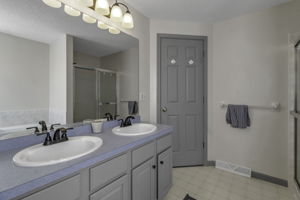  Photo 46
