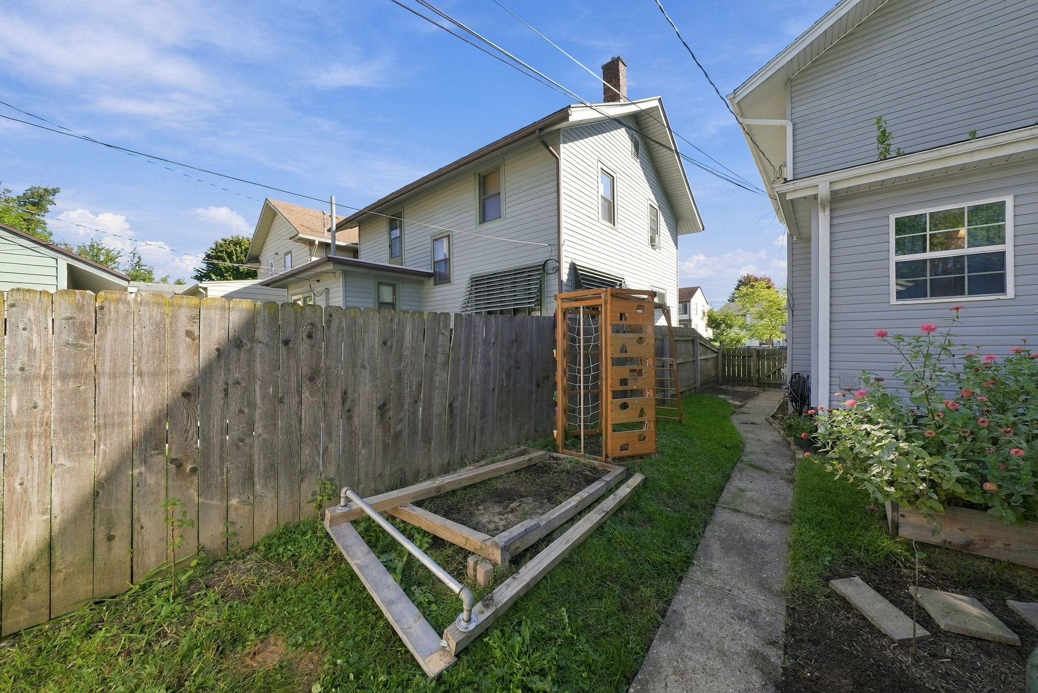  Photo 42