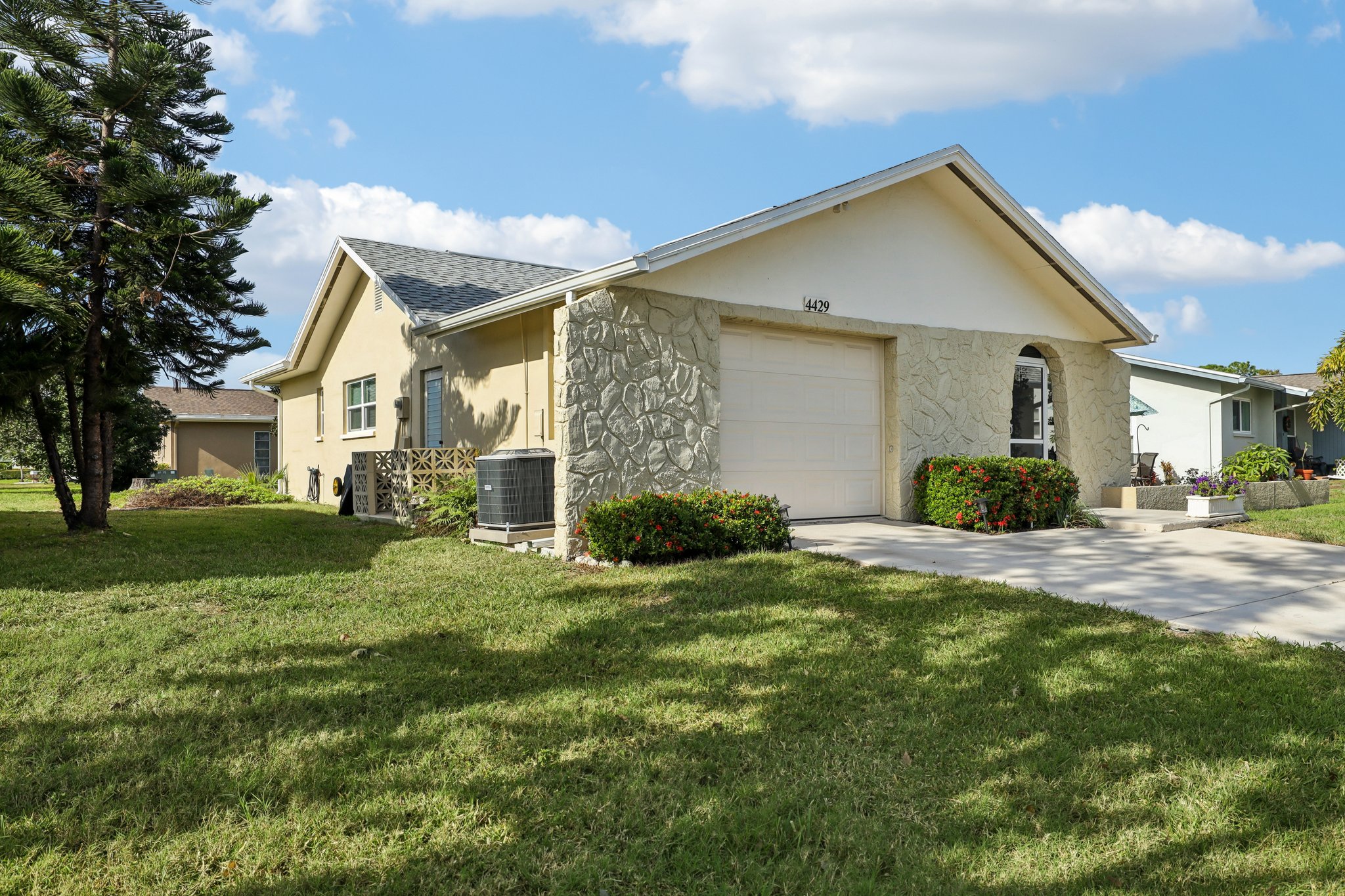 Great Lakes Dr-S2512-007.jpg