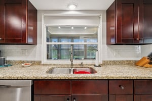 Great Lakes Dr-S2512-028.jpg