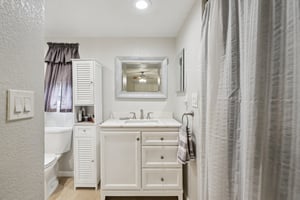 Great Lakes Dr-S2512-032.jpg