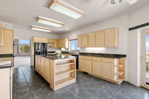 Kitchen (2)