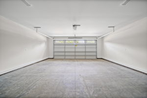 Oversized 2-car garage