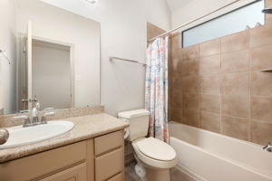  Photo 40