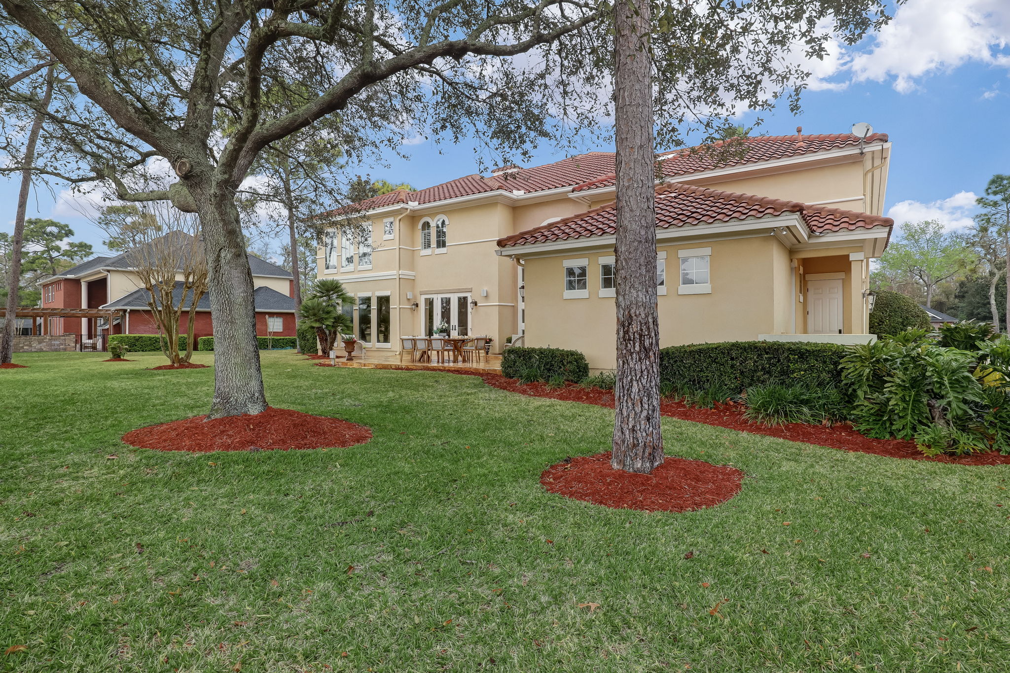 Large Rear Lawn