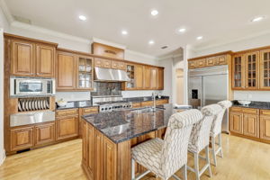 Kitchen with Breakfast Bar