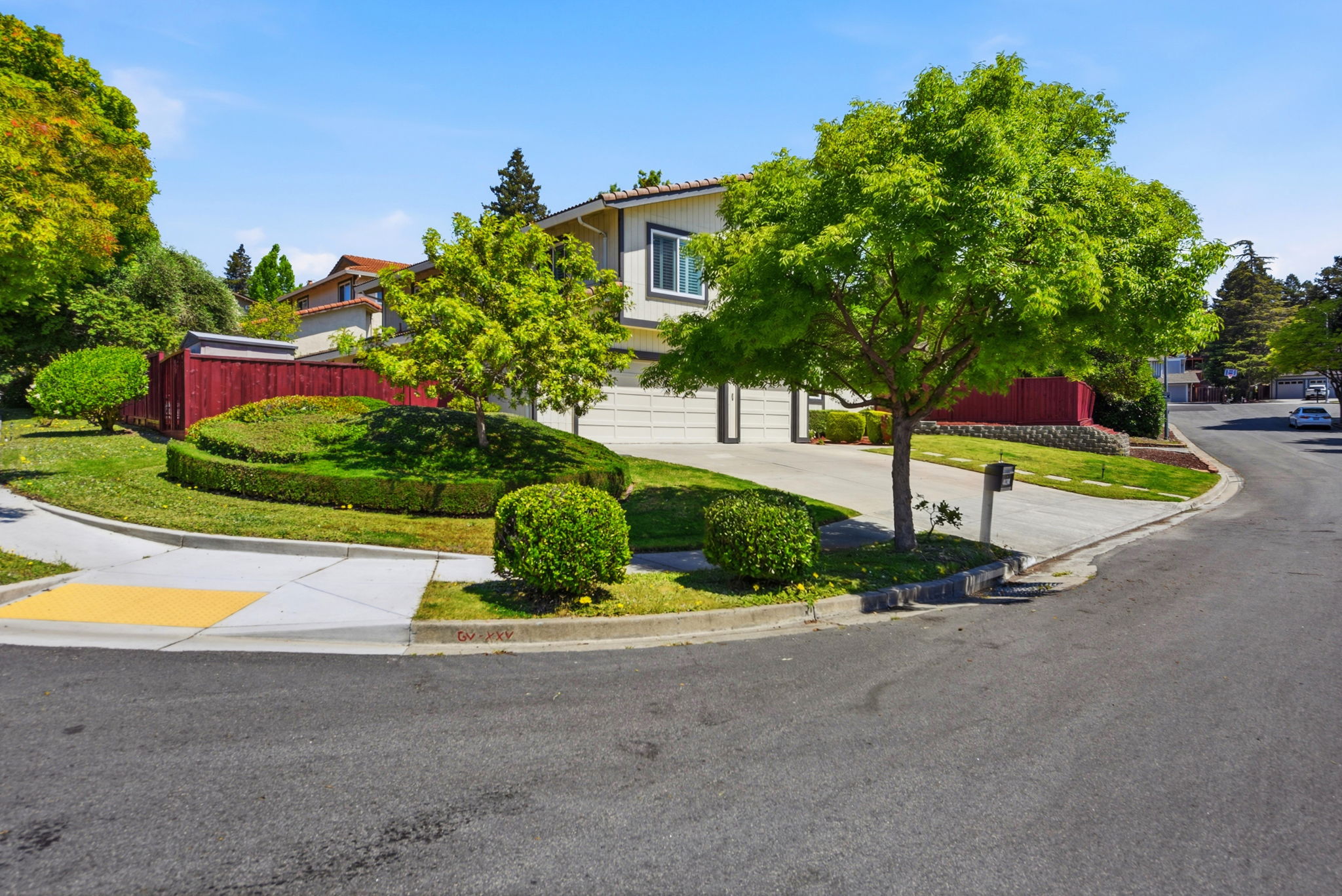 003_F8_44304 Paiute Ct