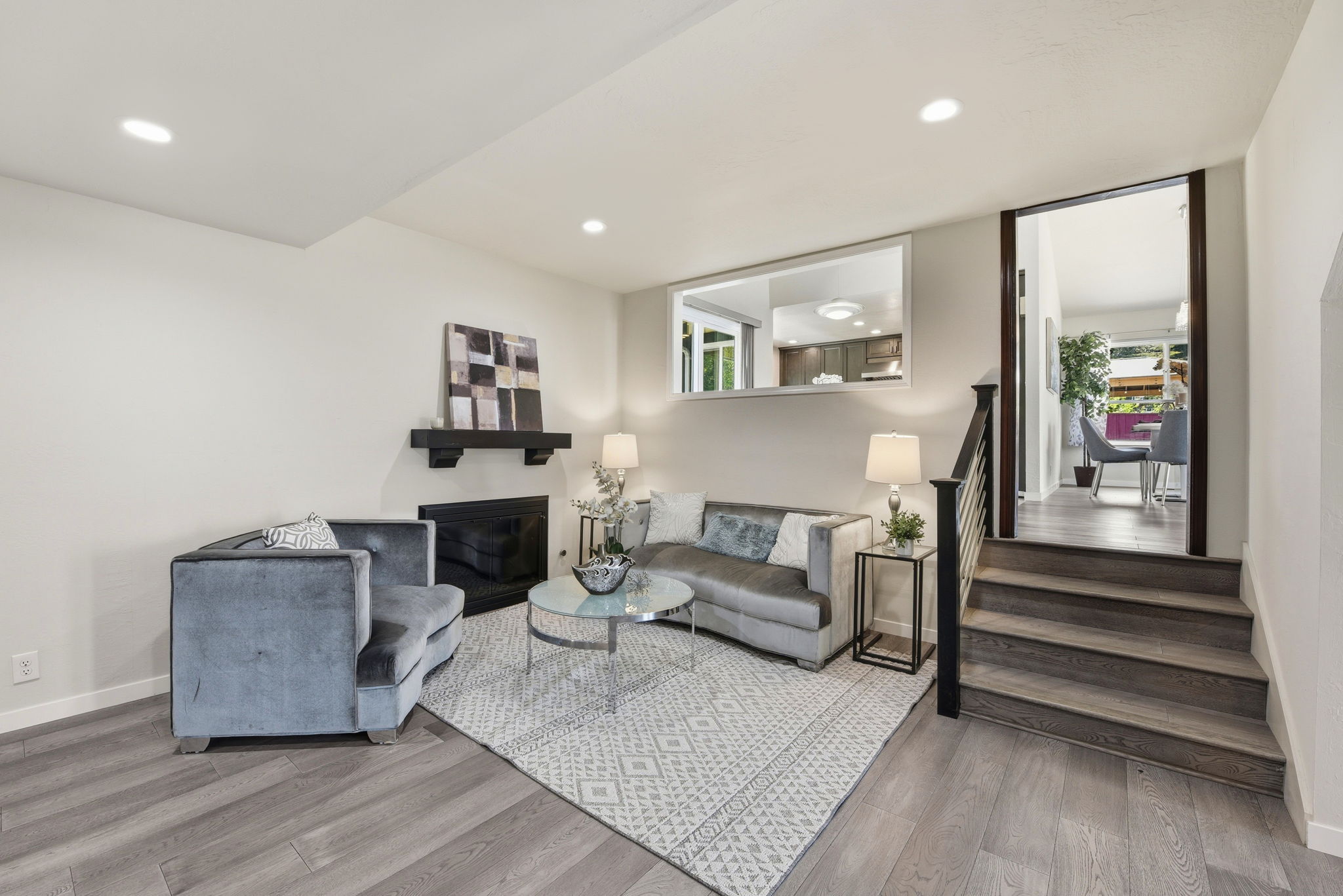 010_F8_44304 Paiute Ct