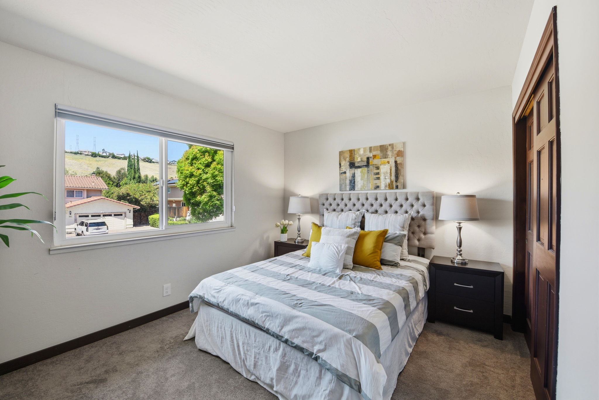 030_F8_44304 Paiute Ct