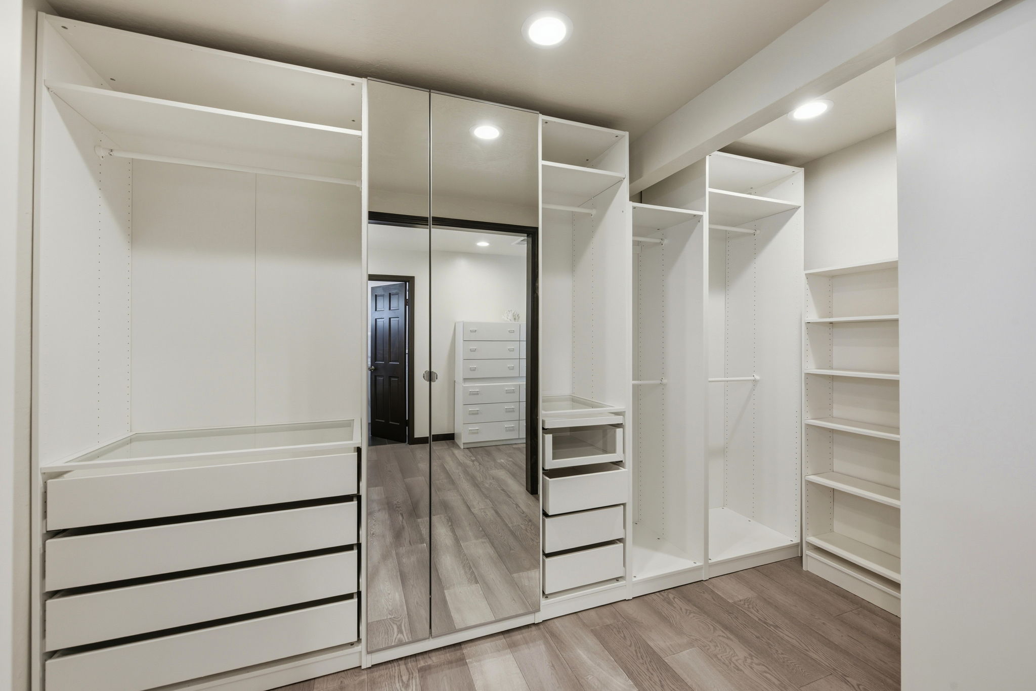 034_F8_44304 Paiute Ct
