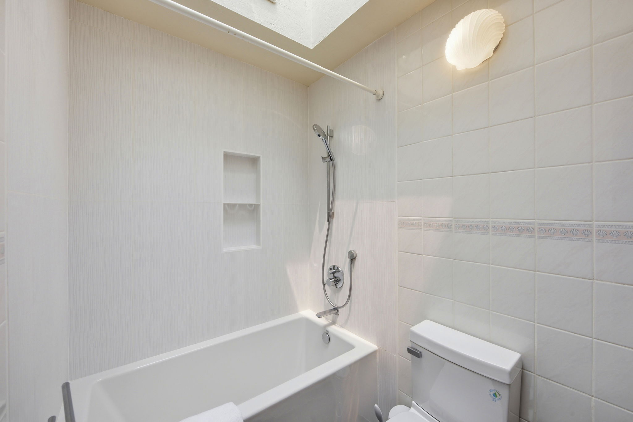 036_F8_44304 Paiute Ct