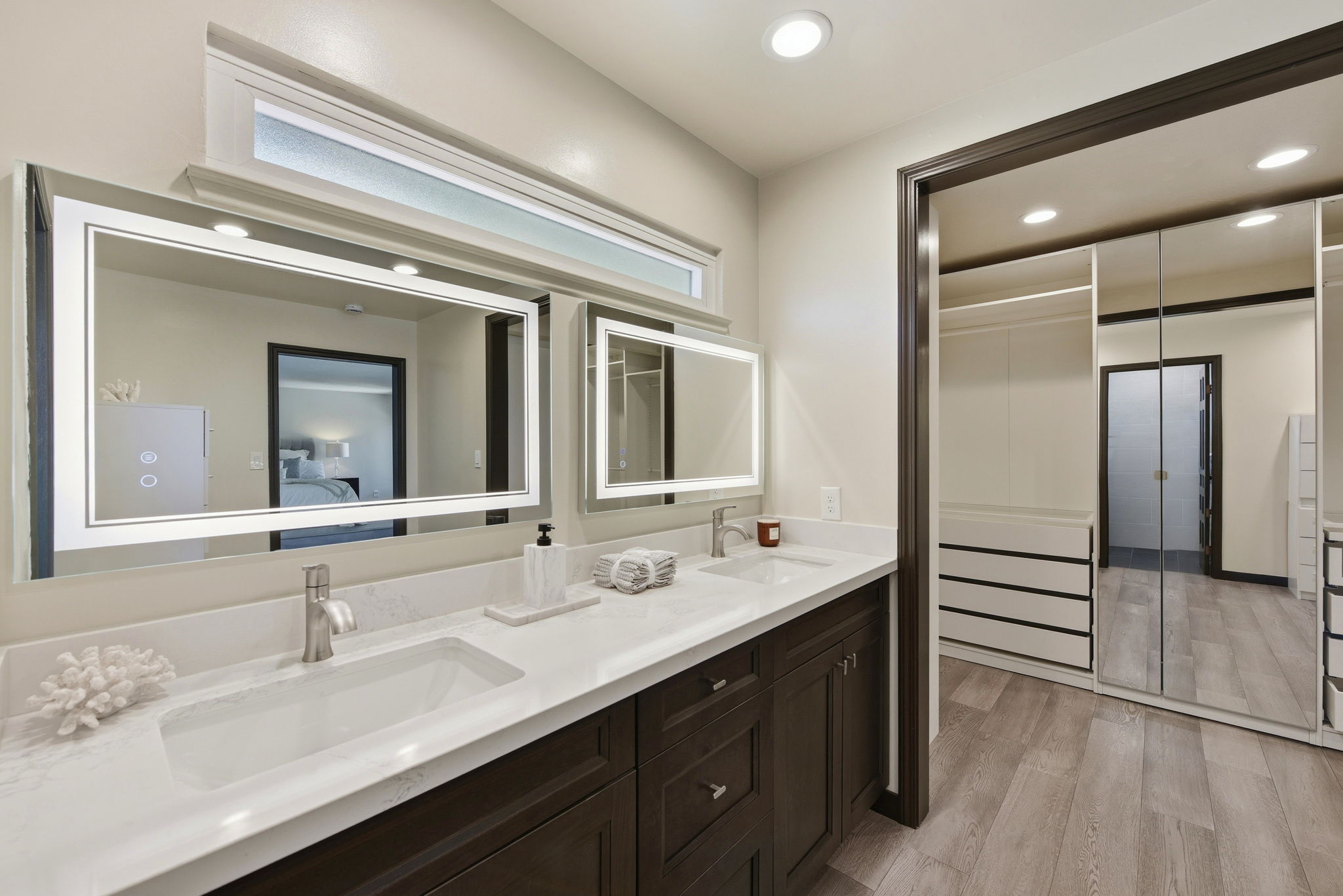038_F8_44304 Paiute Ct