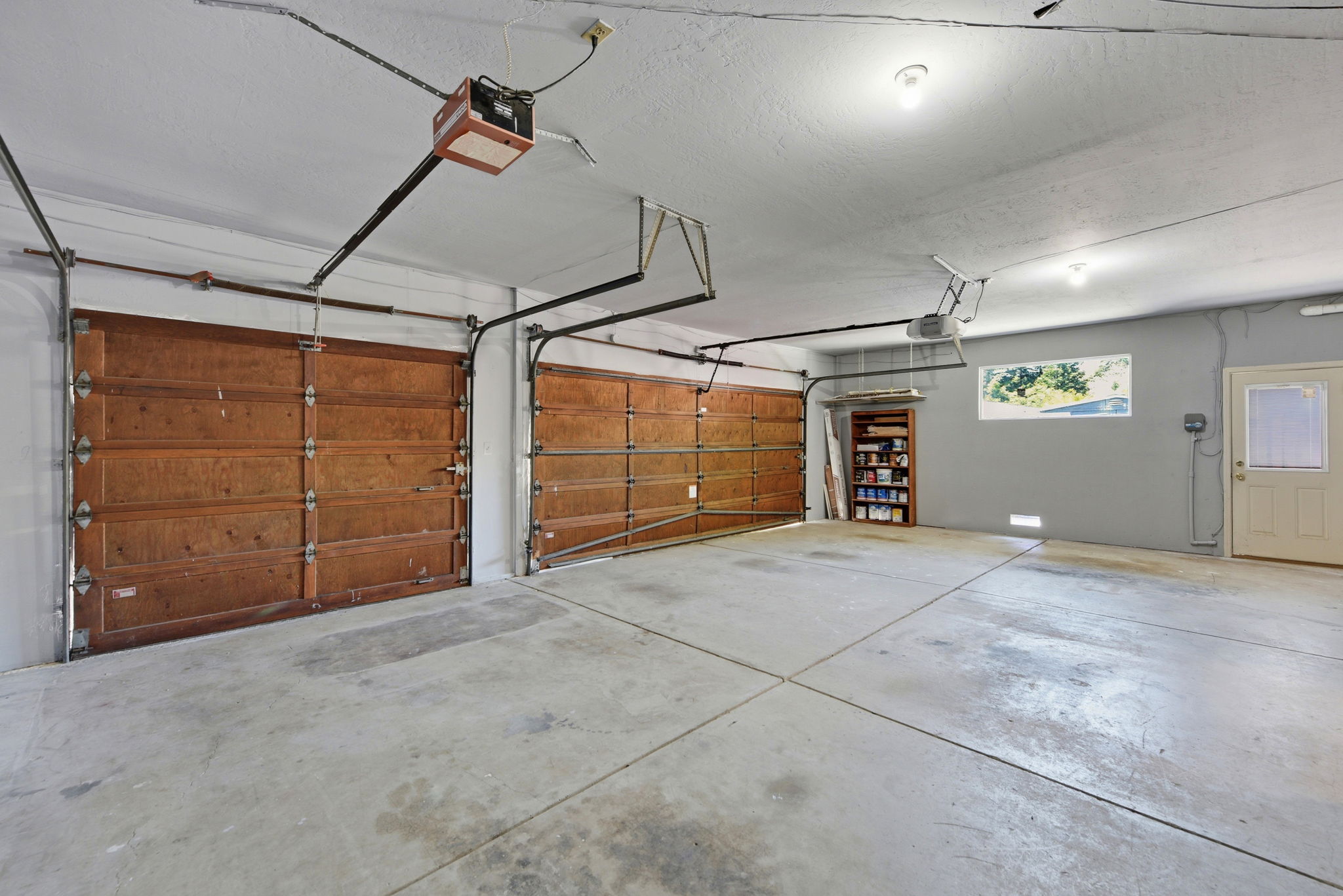 045_F8_44304 Paiute Ct