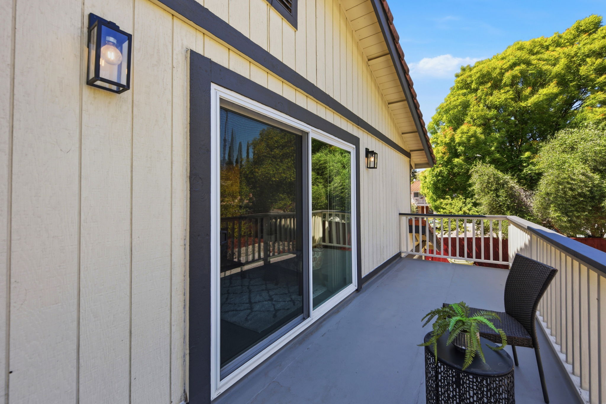 047_F8_44304 Paiute Ct