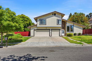 001_F8_44304 Paiute Ct