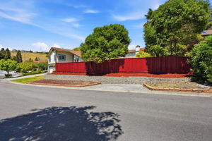 002_F8_44304 Paiute Ct
