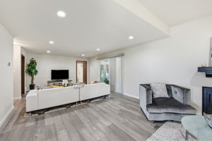 011_F8_44304 Paiute Ct