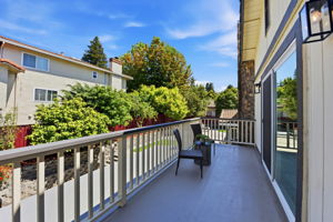 046_F8_44304 Paiute Ct