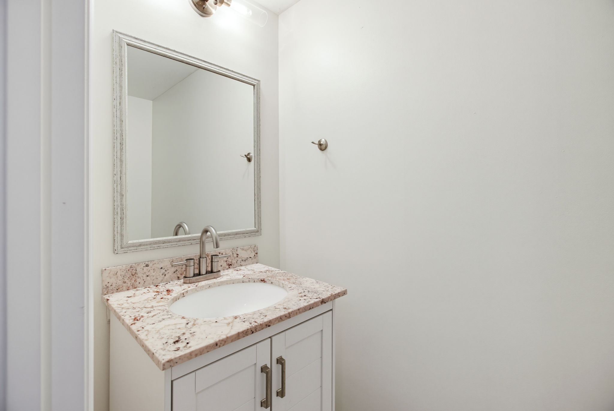 4431 Baylor St-26