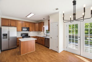 4431 Baylor St-8