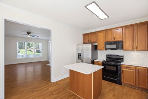 4431 Baylor St-11