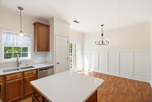 4431 Baylor St-13