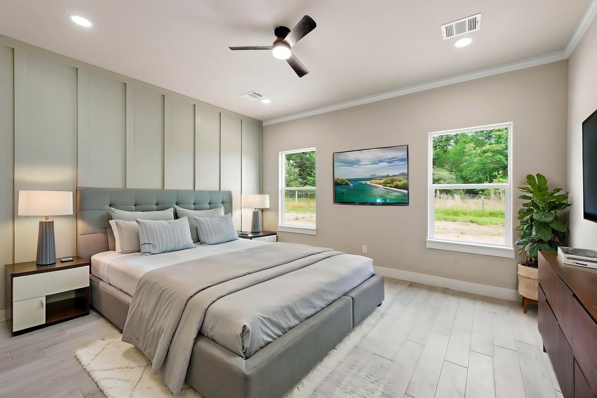 DSC_5754 virtually staged.jpeg