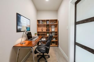 DSC_5699 virtually staged.jpeg