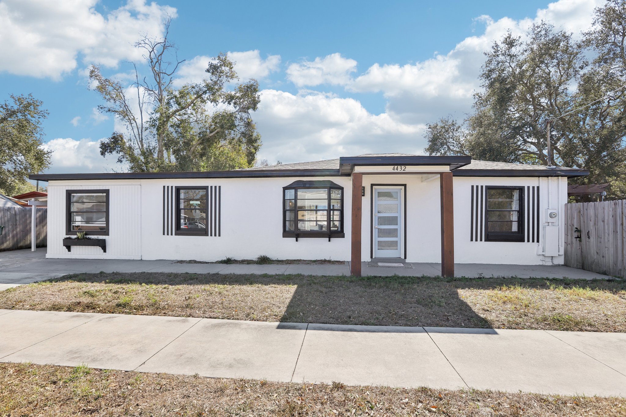 W McCoy St-S0402-001.jpg