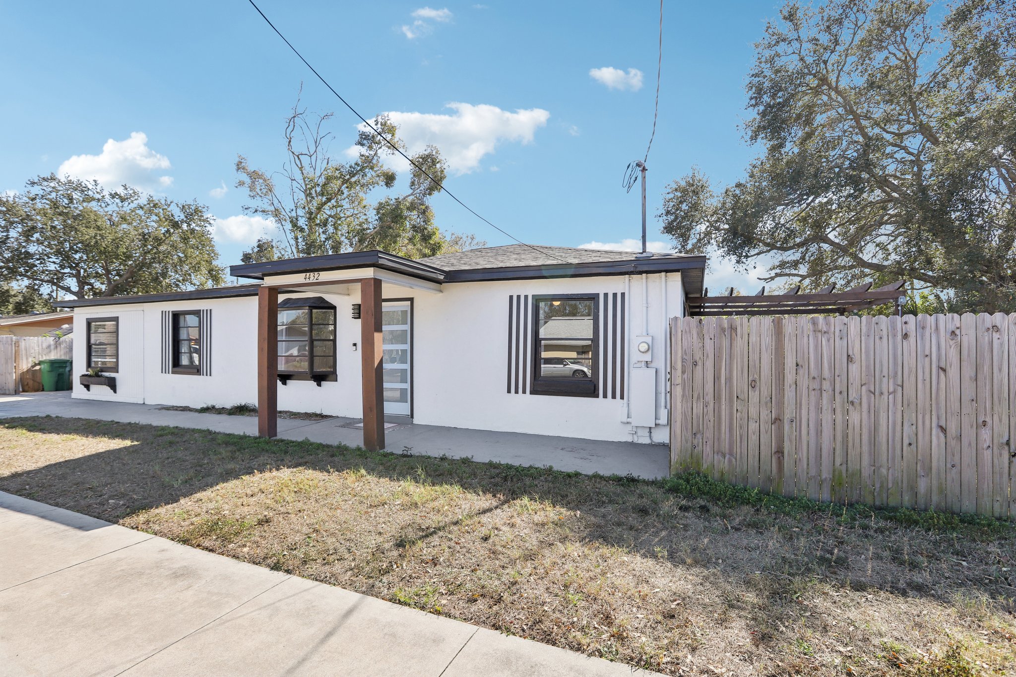 W McCoy St-S0402-003.jpg