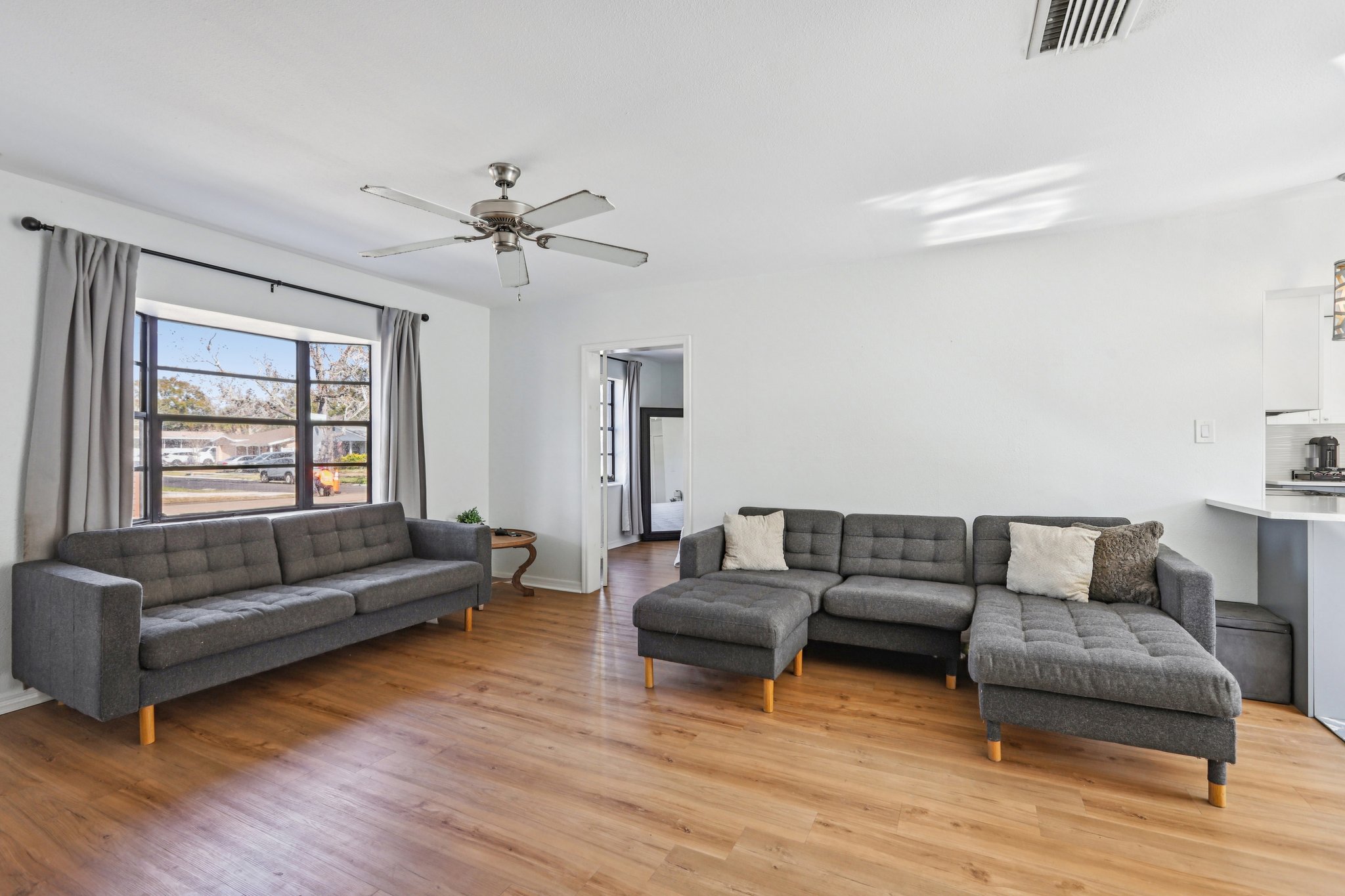 W McCoy St-S0402-010.jpg