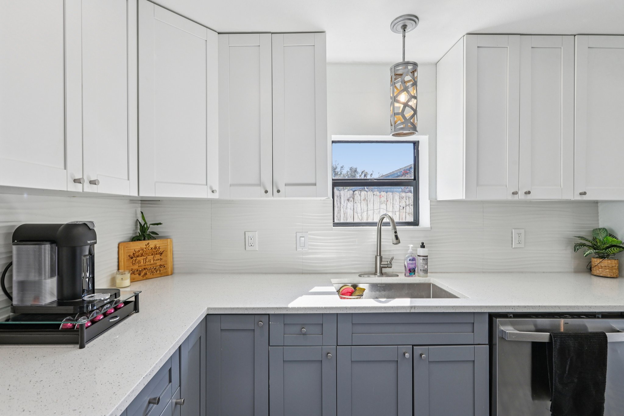 W McCoy St-S0402-016.jpg